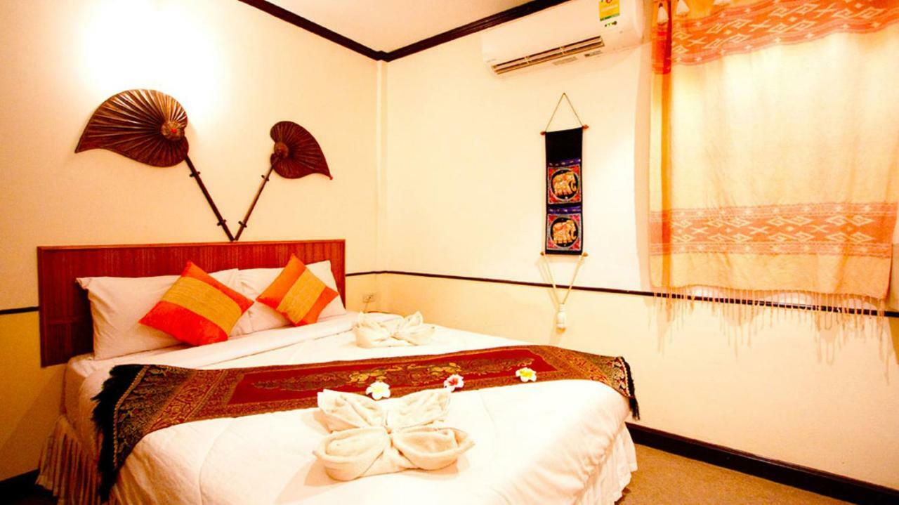 Honey House1 Hotel Bangkok Exteriör bild